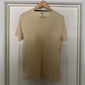 Hollister yellow Short Sleeve Tee-MENS LARGE